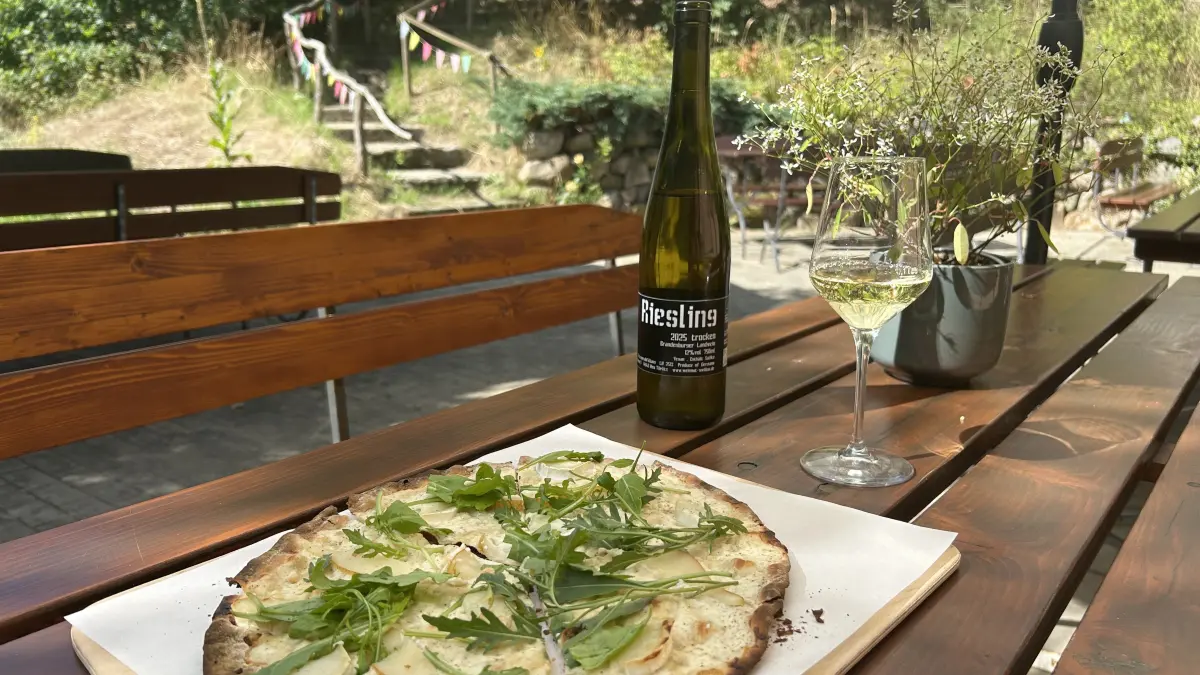 Flammkuchen und kühler Weißwein in Werder bietet eine neue Besenwirtschaft noch weitere kulinarische Erlebnisse an.