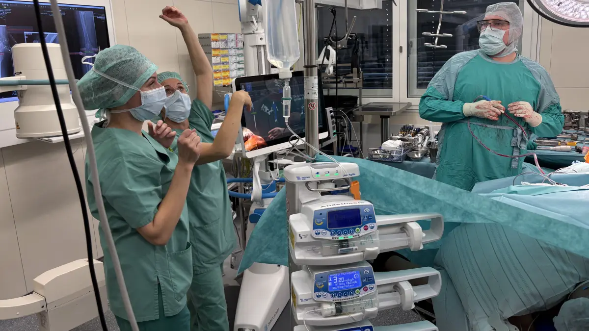 Knie-OP in Wriezen: Das Krankenhaus Wriezen spezialisiert sich zunehmend als orthopädische Klinik. Die Krankenhaus MOL GmbH als Träger hat erneut in moderne OP-Technik investiert. Das verbessert sich jetzt.