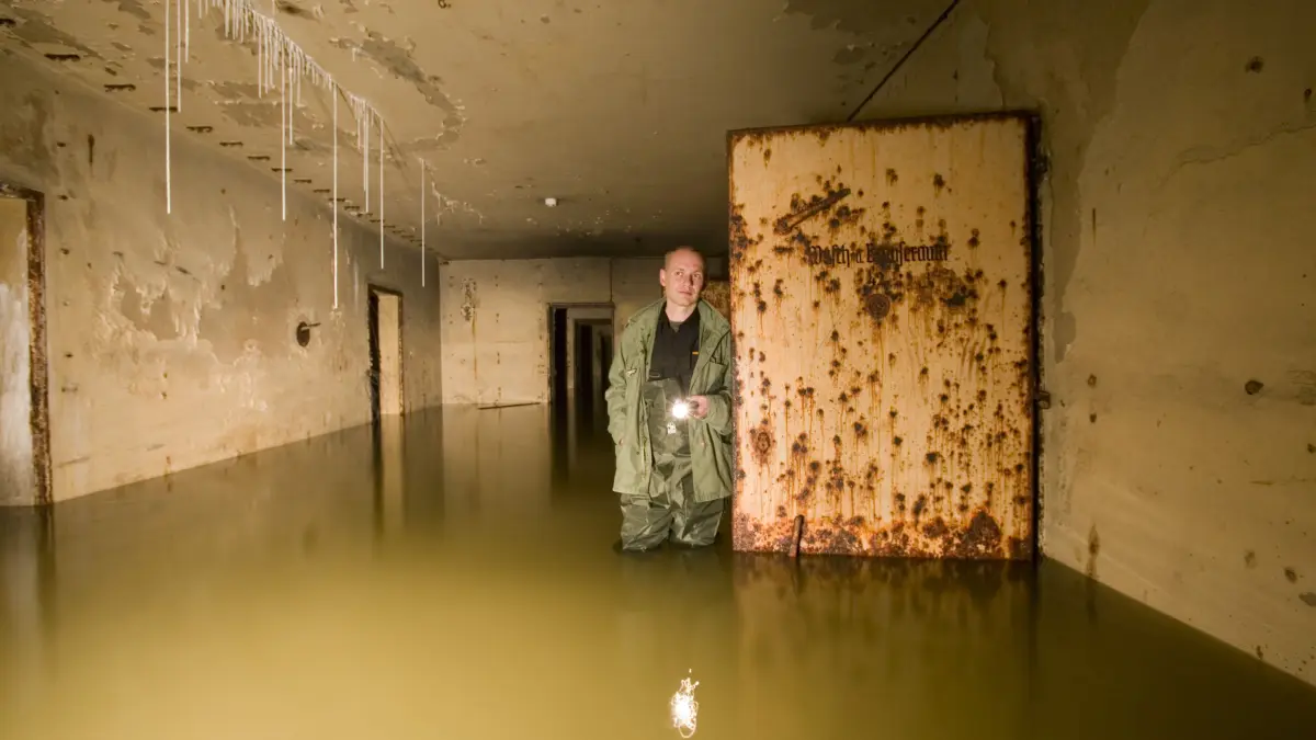 Arnold ....war 2007 das letztre mal im Bunker unter neue Reichskanzlei
