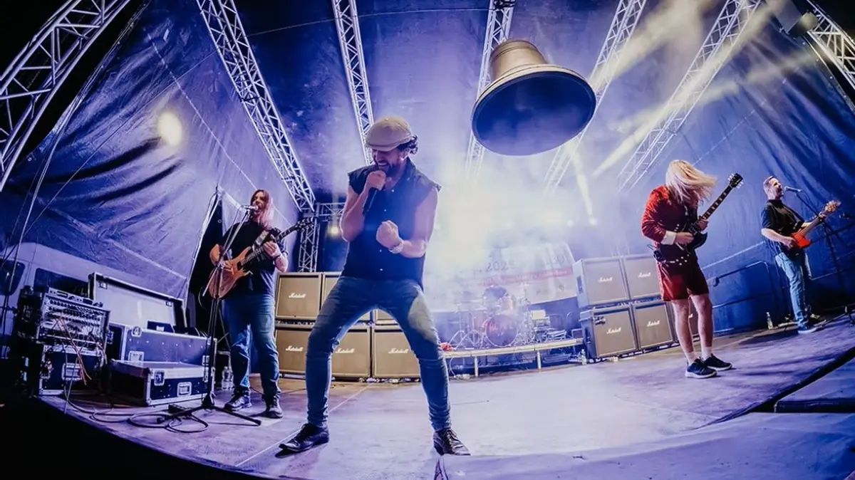 Hat sich auch außerhalb Tschechiens einen guten Namen gemacht: die AC/DC-Coverband AC/CZ