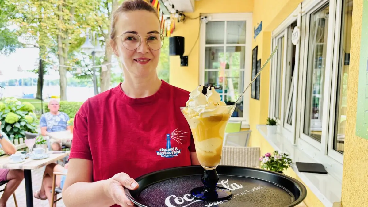 Schwedeneisbecher im Marina-Café in Bad Saarow