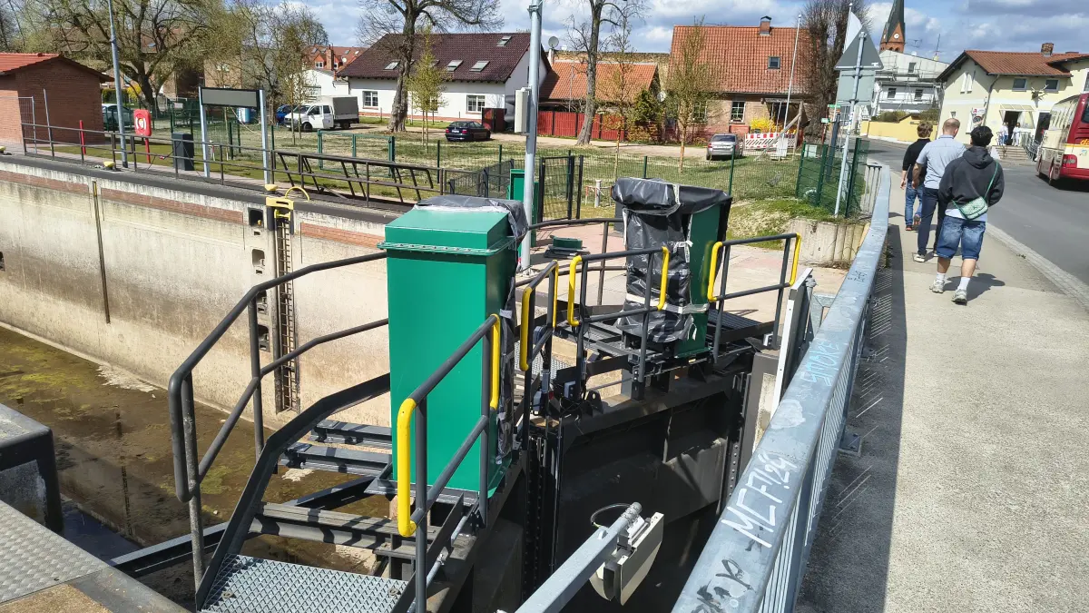 Antriebstechnik für das Schleusentor an der Schleuse Heegermühle am Finowkanal im April 2026. Eine Inbetriebnahme für die Öffentlichkeit wird es in diesem Jahr nicht mehr geben.