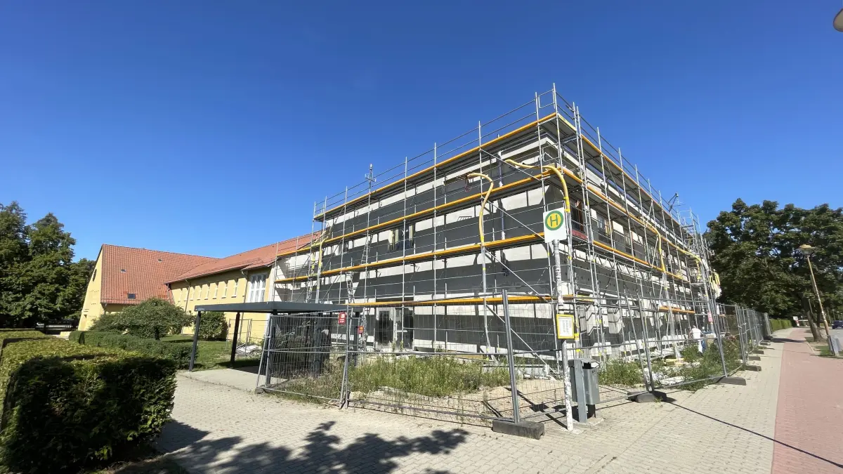 Schulneubau an der Grundschule Seelow: Die Einschulung am Sonnabend, 22. August, findet nochmal im großen Kulturhaussaal statt.