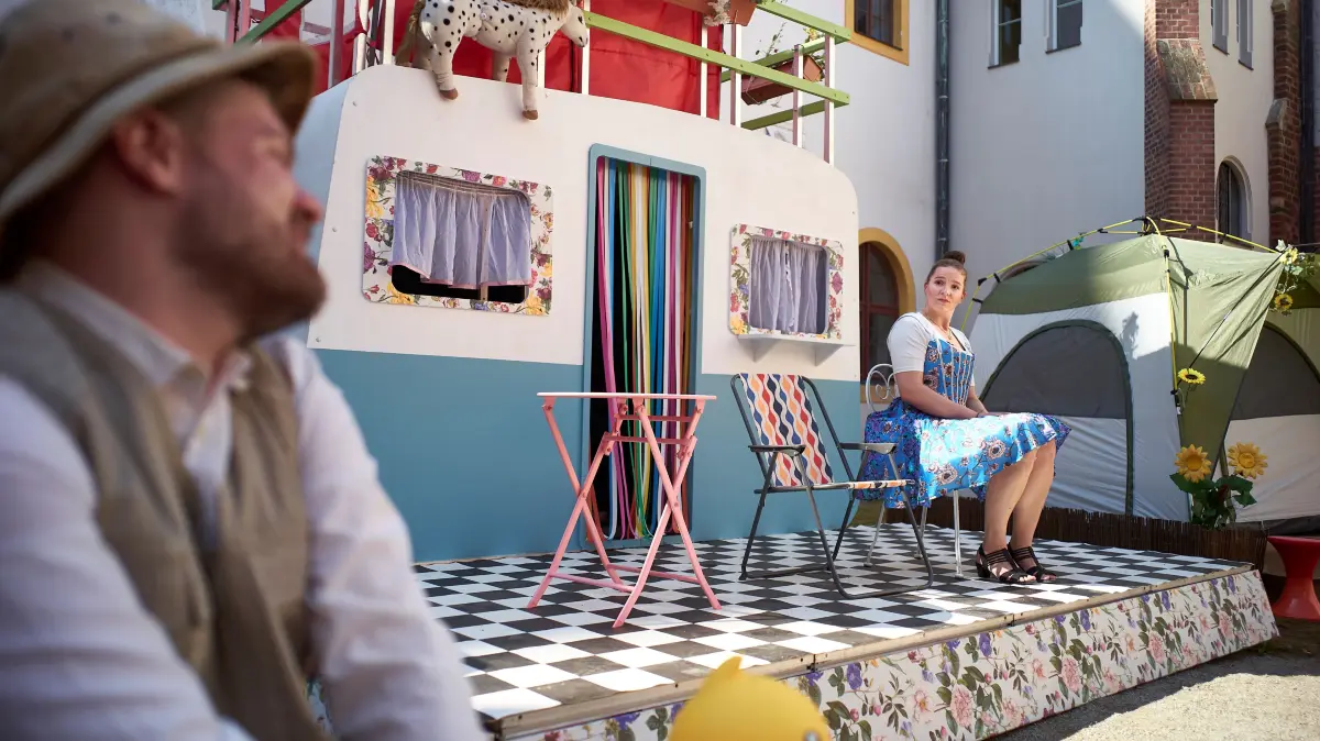 Urlaubsfreuden: Premiere von "Im weißen Rössl" im Klosterhof in Neuzelle