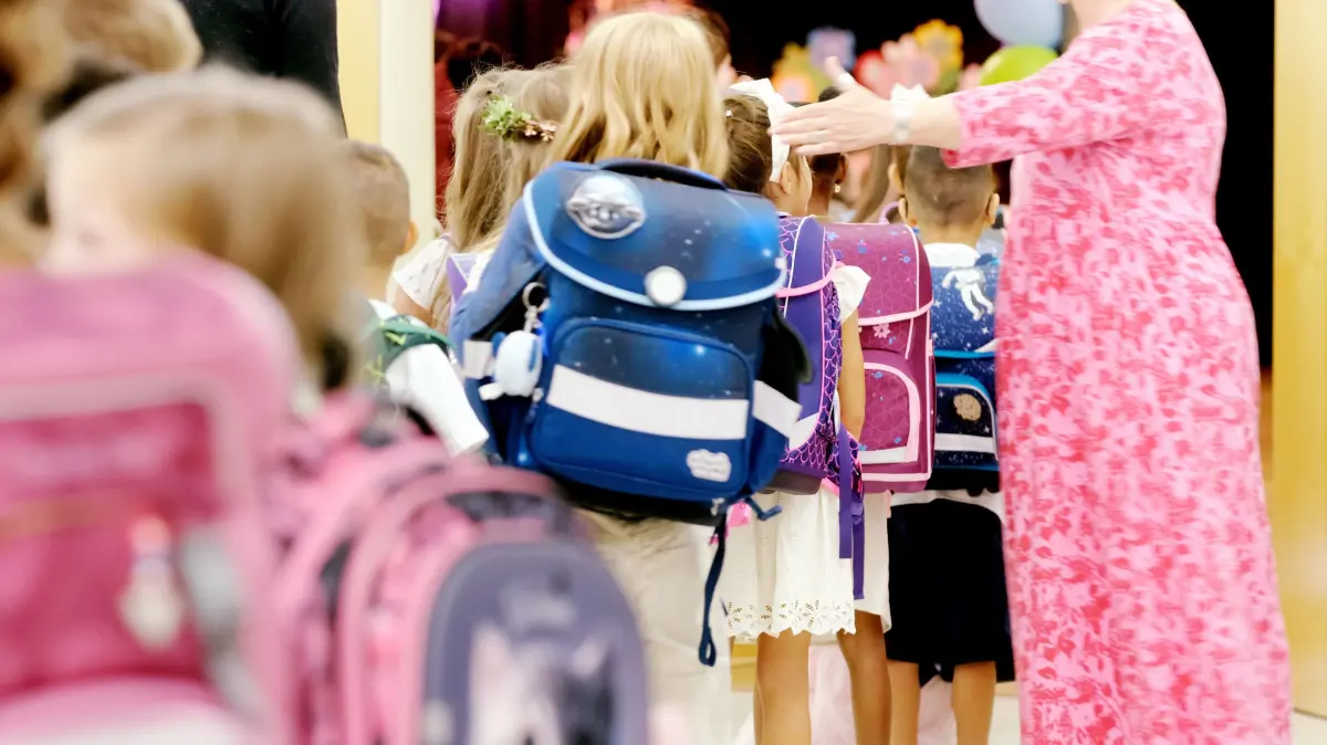 Rund 96 Erstklässler werden am Samstag in der Löcknitz-Grundschule Erkner begrüßt. Das ist der Stand für einen Schulerweiterungsbau.