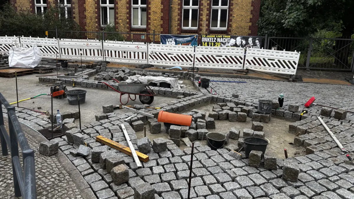 Kleine Fläche, lange Dauer: Der Abschluss der Bauarbeiten in der Berliner Straße in Beeskow verzögert sich wesentlich.