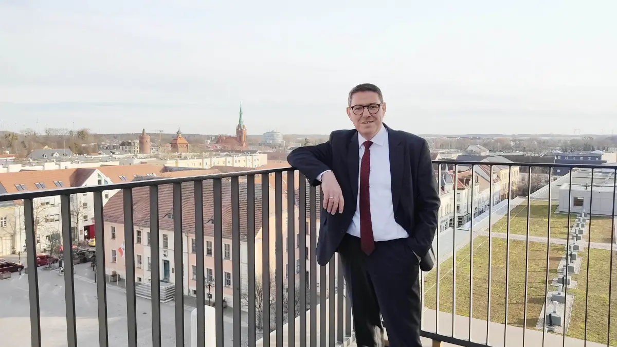 „Für viele Menschen ist die Schließung der Gebrtshilfe im Krankenhaus Bernau ein emotionales Thema", sagt Bernaus Bürgermeister André Stahl.