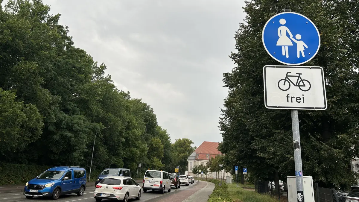 Gehwege mit dem Zusatz „Rad frei“ sind die häufigste Art von Radwegen in Königs Wusterhausen.