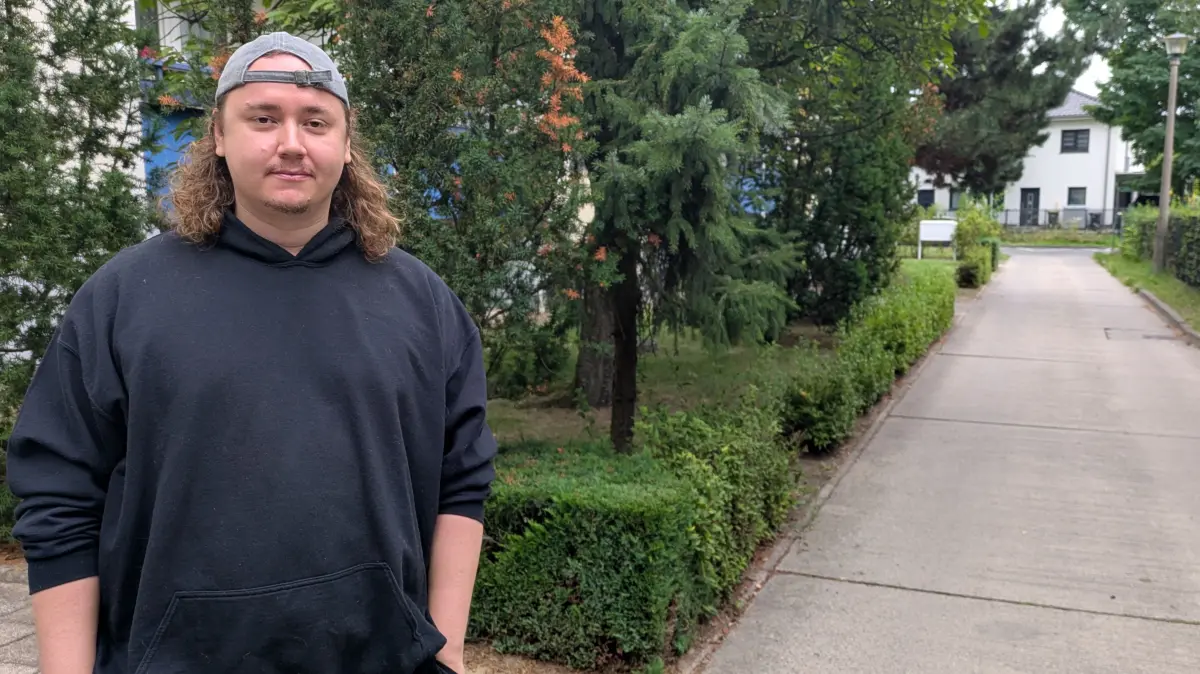 Anwohner Erik Weise in der Straße Baikaplatz in Bernau-Friedenstal, August 2026