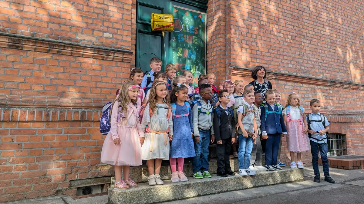 Die 1a der Salvador-Allende-Schule in Wriezen am Tag ihrer Einschulung.