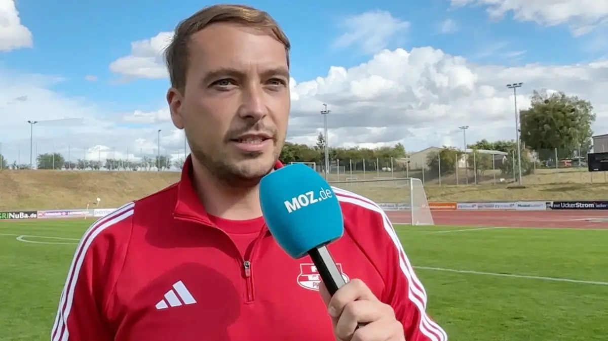 22.08.2026, 1. Runde Landespokal Rot-Weiß Prenzlau - TuS Sachsenhausen 1:3, Prenzlaus Trainer Nico Hannemann