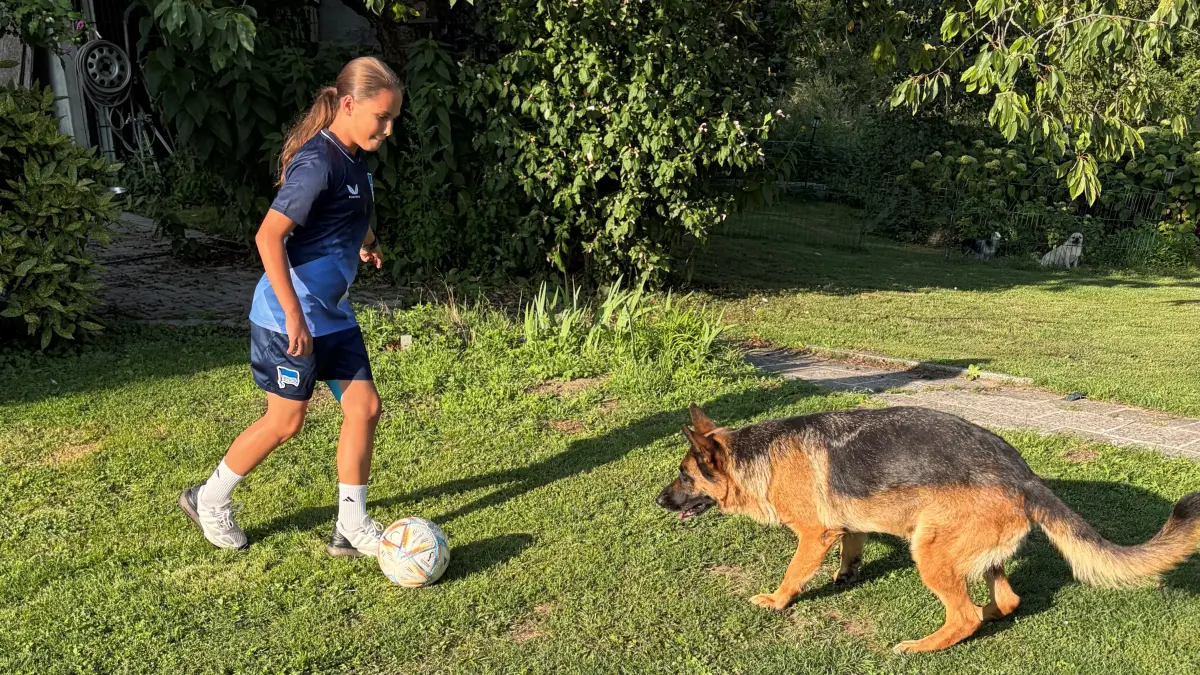 Top-Spielerin: Joleen Buike (11) aus Bad Freienwalde hat beim SV Jahn begonnen und trainiert ab jetzt in Berlin. So sieht ihre fußballerische Karriere aus.