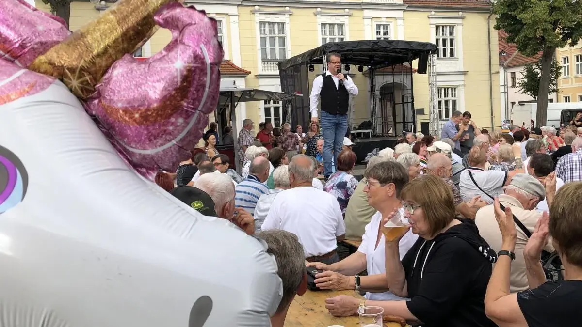 Ronny Gander bei einem Auftritt in Fürstenberg, einem Ortsteil von Eisenhüttenstadt
