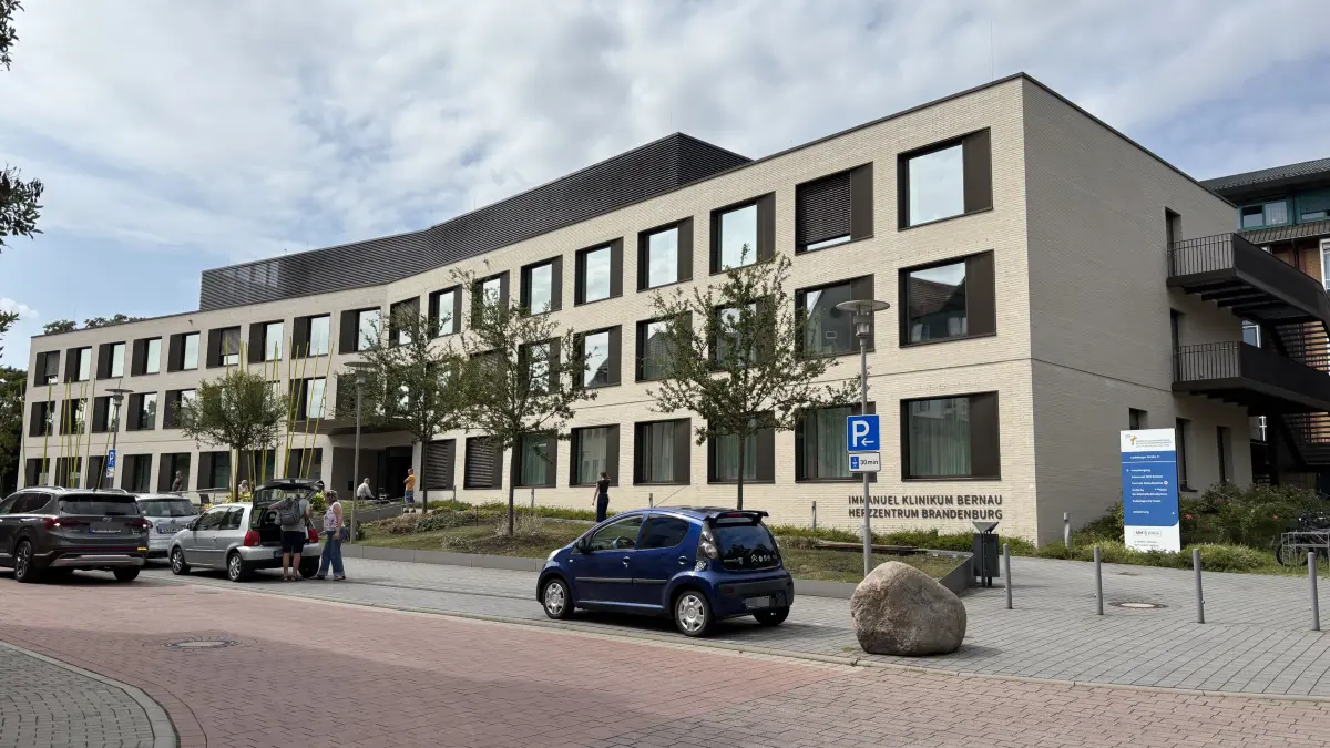 Ab dem 1. Oktober können Frauen im Immanuel Klinikum Bernau nicht mehr entbinden. Dagegen regt sich viel Kritik.