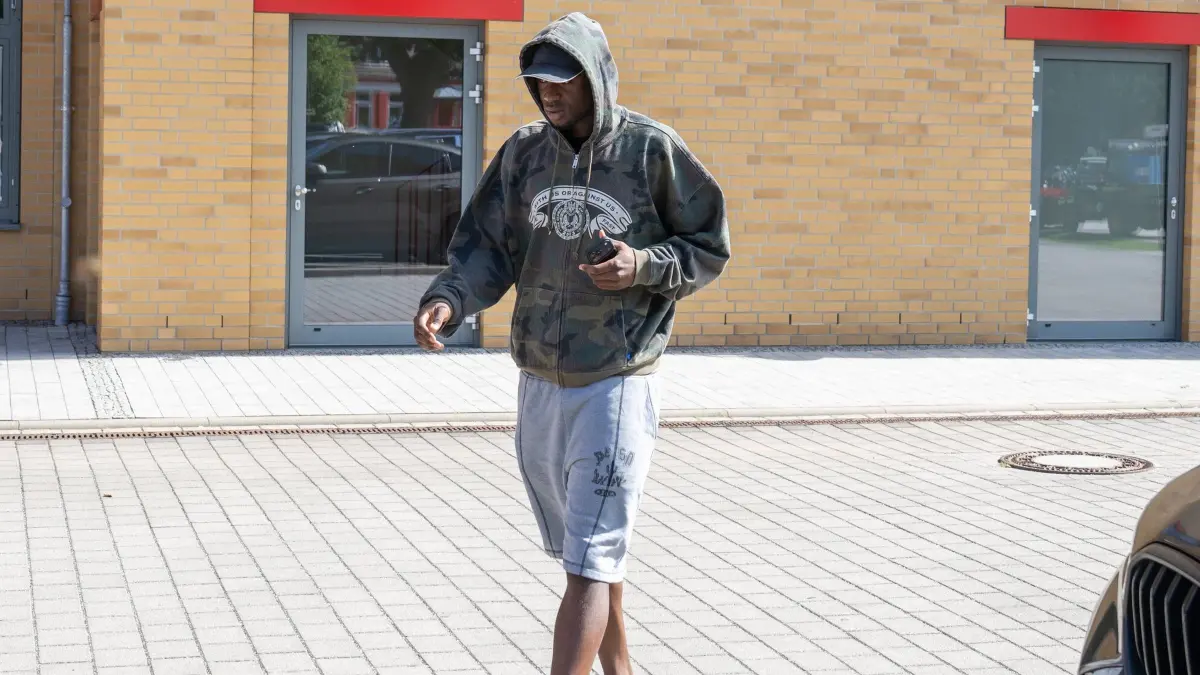 1. FC Union, Herren, Training 2026/27: Fußball, Herren, Saison 2026/2027, 1. Bundesliga, 1. FC Union Berlin, Training auf Trainingsplatz II, Ilyas Ansah verlässt das Stadion An der Alten Försterei, 26.08.2026, Foto: Matthias Koch