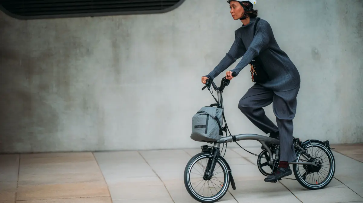Brompton Electric T Line. Wie zu erwarten sehr wendig mit ordentlicher E-Unterstützung.
