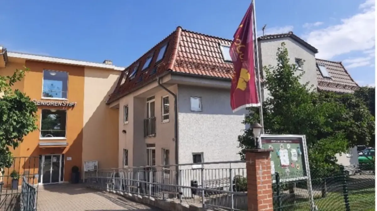 Blick auf das Seniorenstift Neuenhagen, aktuell von der Hauptstraße aus.