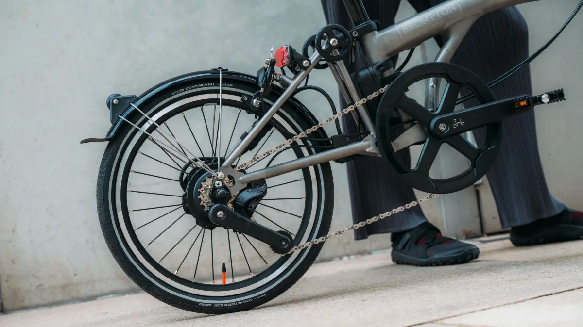 Brompton Electric T Line. Viergang Kettenschaltung plus E-Unterstützung an Bord.