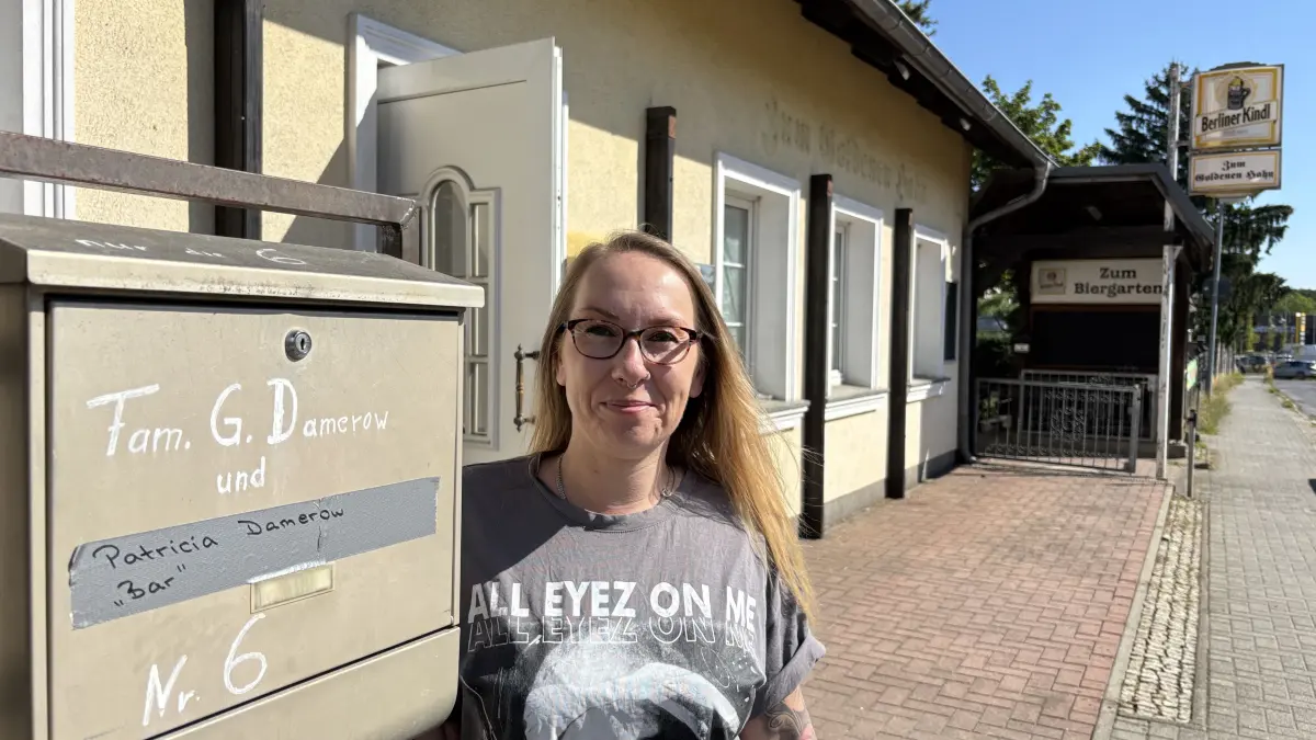 Sie lebt ihren Traum: Um im Zentrum von Mühlenbeck im früheren Gasthof "Zum goldenen Hahn" eine Bar eröffnen zu können, hat Patricia Damrow ihren sicheren Job im öffentlichen Dienst in Berlin aufgegeben.