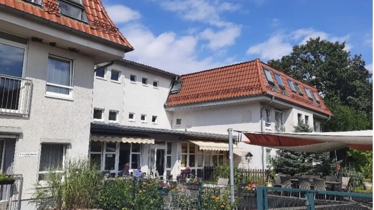 Hier wird der neue Haupteingang mit Café und Rezeption eingerichtet.