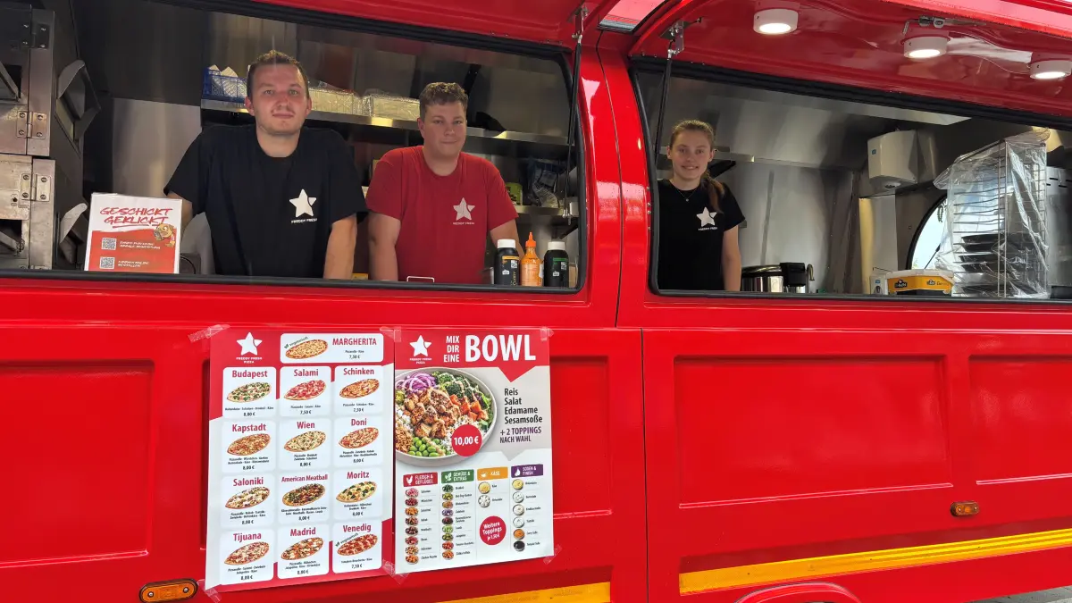 Essen und Getränke beim Stadtfest 2026