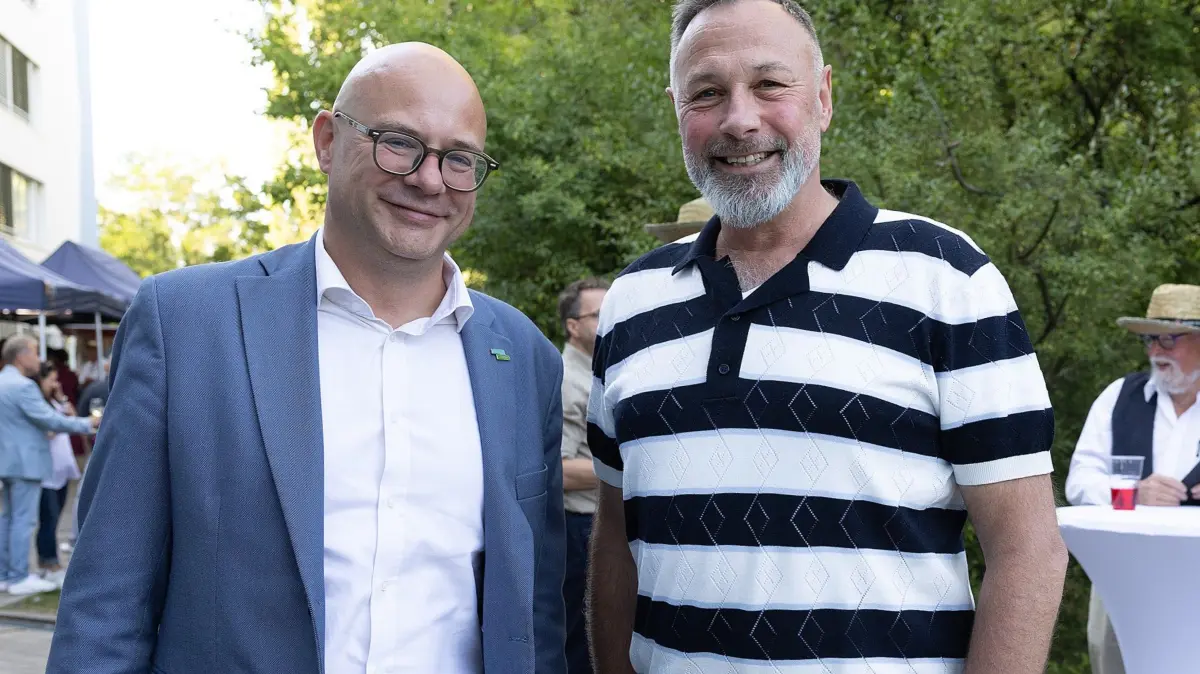 Oberbürgermeister Axel Strasser und Markus Jahn, der Präsident des Hanse-Clubs, beim Sommerfest der Wirtschaft im BIC im Technologiepark Frankfurt (Oder).