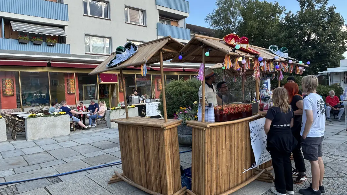 Der neue Betreiber des Restaurants in der Lindenallee 54 hat für sich beim Stadtfest geworben. Einige Veränderungen vor und im Restaurant hat es schon gegeben. Wann ist Eröffnung?