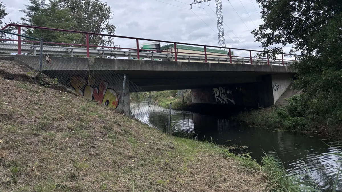 B167: Der Landesbetrieb Straßenwesen kündigt Brückenbauarbeiten ab 7. September über den Landgraben bei Altranft an. Was das für den Verkehr bedeutet.
