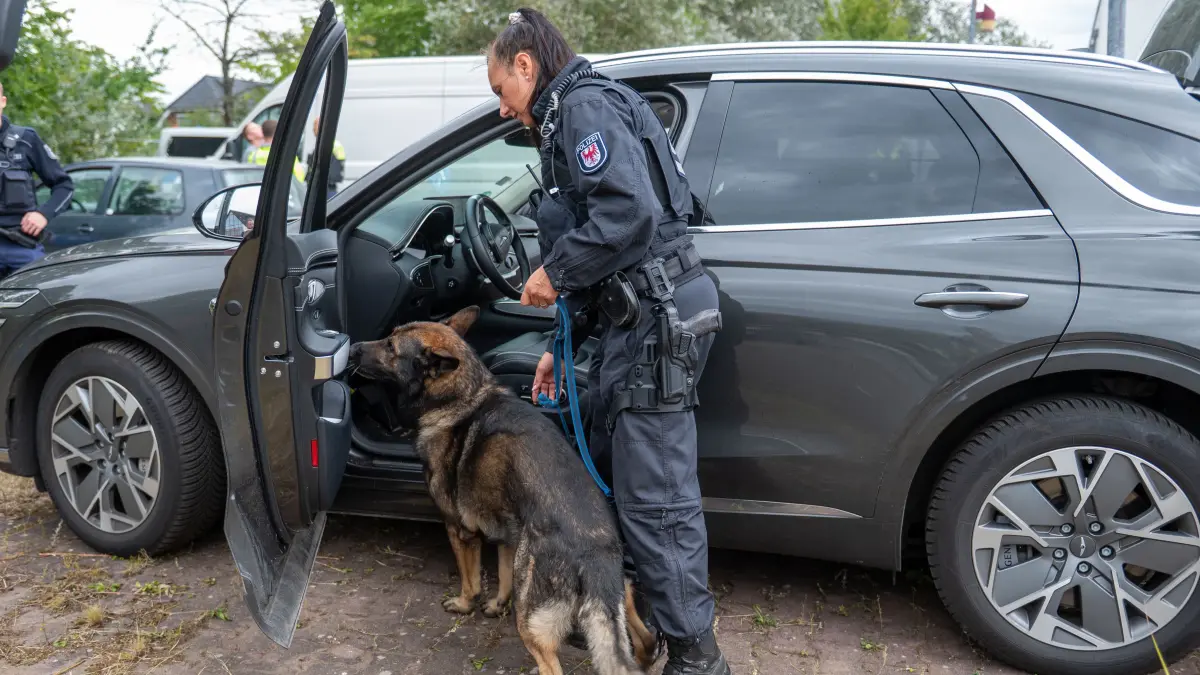 Bei umfangreichen Kontrollen durch Polizisten aus dem gesamten Bundesgebiet konnten zahlreiche Delikte in Ahrensfelde geahndet werden.