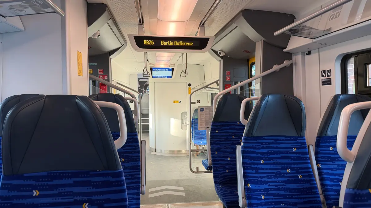 Auf der Strecke RB26, sonst schon vielfach problembehaftet, müssen Fahrgäste nun noch auf die Zugtoilette verzichten. Das ist der Grund.