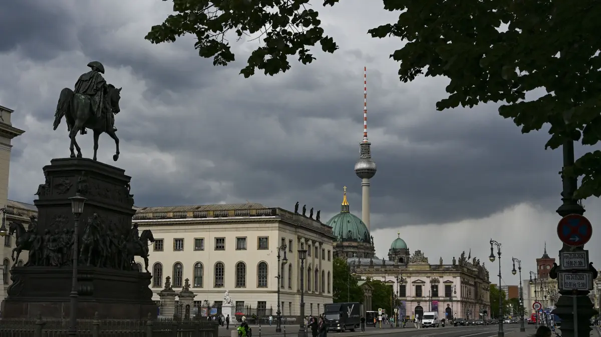 Unter den Linden ohne Linden. a