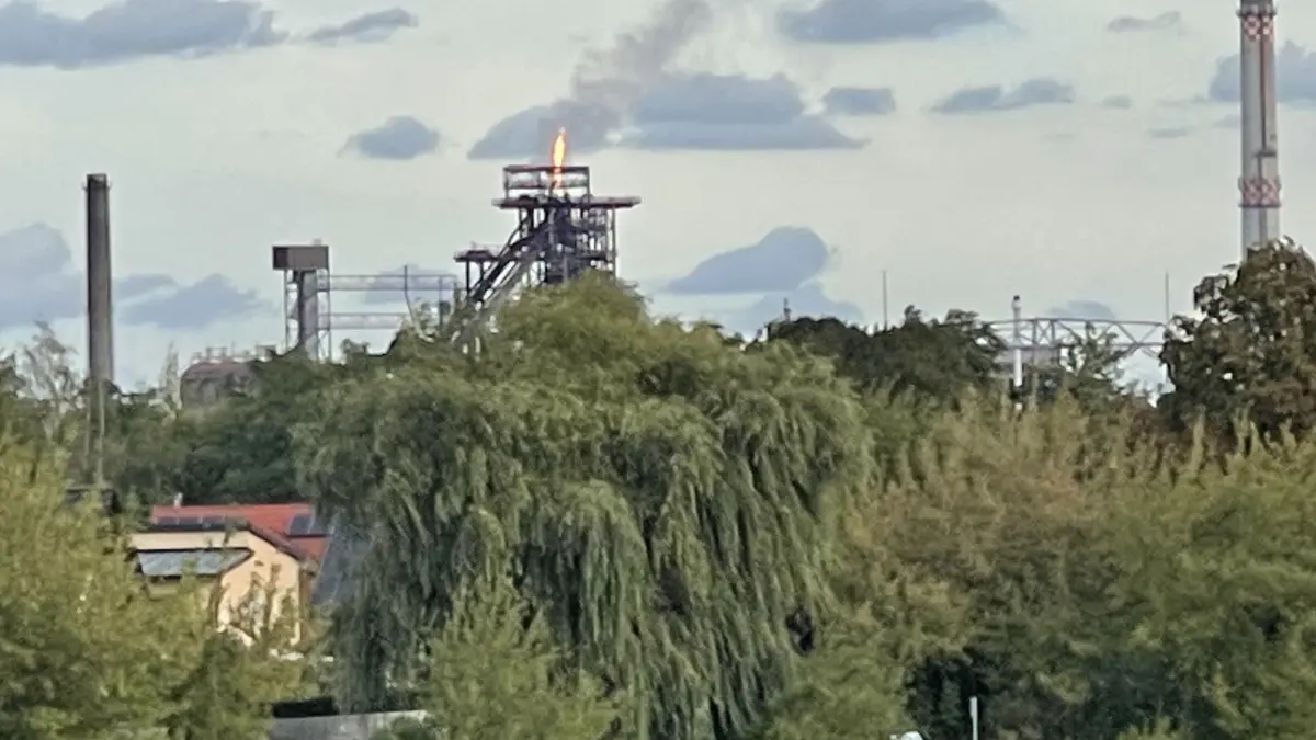 Aus dem Hochofen von ArcelorMittal Eisenhüttenstadt loderte eine Flamme. Was war die Ursache?