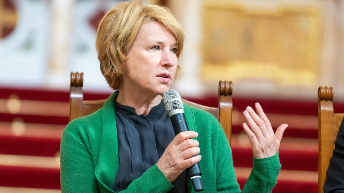 Corinna Harfouch, Schauspielerin