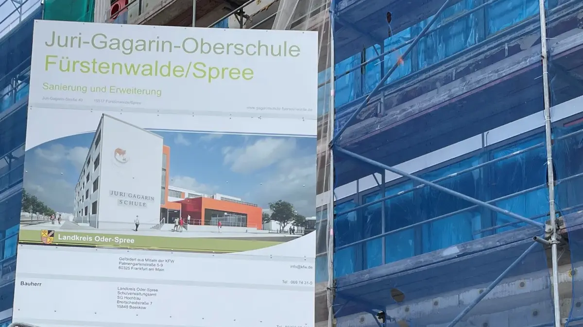 Die Juri-Gagarin-Oberschule in Fürstenwalde. Seit drei Jahren wird die Schule umgebaut.