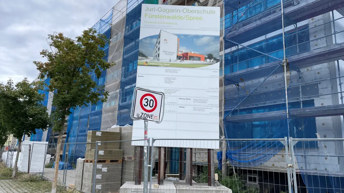 Die Juri-Gagarin-Oberschule in Fürstenwalde. Seit drei Jahren wird die Schule umgebaut.