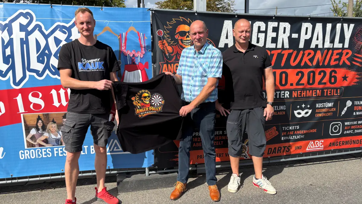 Willkommen zum Feiern beim ABE Angermünde. Hier finden im Oktober gleich zwei Mega-Events statt, zu denen die Organisatoren Steve Kauk, Daniel Schulz und Matthias Drafz (v.l.) einladen.