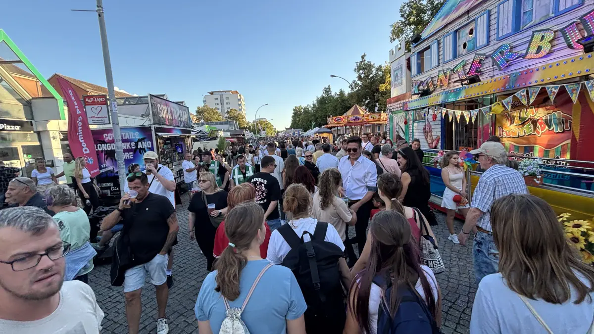 Die offizielle Besucherzahl des Stadtfestes steht immer wieder in der Kritik. Wie kommt sie zustande und wie realistisch ist sie?