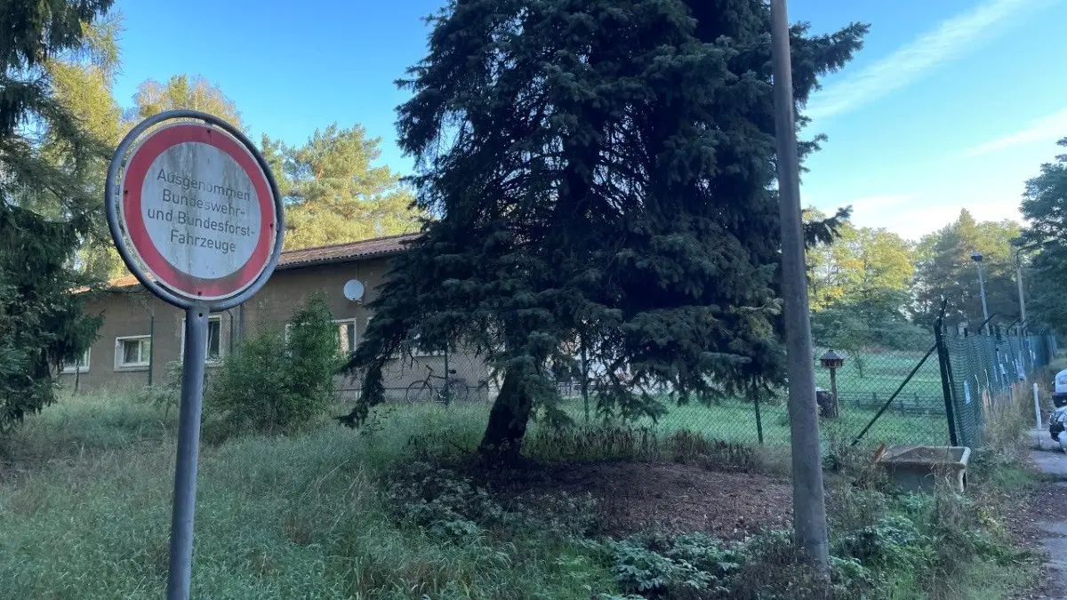 Bald wieder Bundeswehr-Schießplatz in Platkow bei Seelow: Der Kreis hat seine Neubaupläne für Gemeinschaftsunterkünfte dort beerdigt. So geht es weiter.