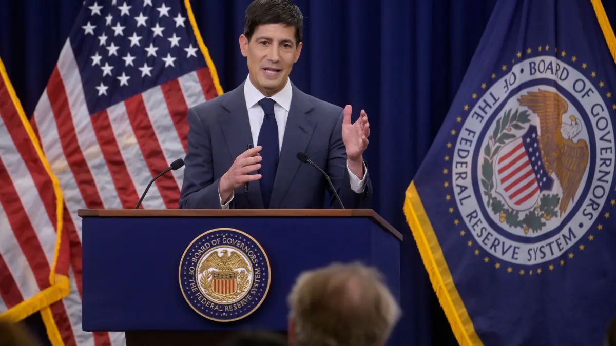 Federal Reserve - Warsh: ARCHIV - 17.06.2026, USA, Washington: Der Vorsitzende der US-Notenbank Federal Reserve, Kevin Warsh, spricht während einer Pressekonferenz im Anschluss an die Sitzung des Offenmarktausschusses (FOMC) am Mittwoch, dem 17. Juni 2025, in Washington. Wegen der Energiekrise und anhaltender Inflationssorgen tastet die US-Notenbank den Leitzins nicht an. (zu dpa: «US-Notenbank erhöht erstmals seit Juli 2023 wieder Leitzins») Foto: Rod Lamkey/FR172078 AP/dpa +++ dpa-Bildfunk +++