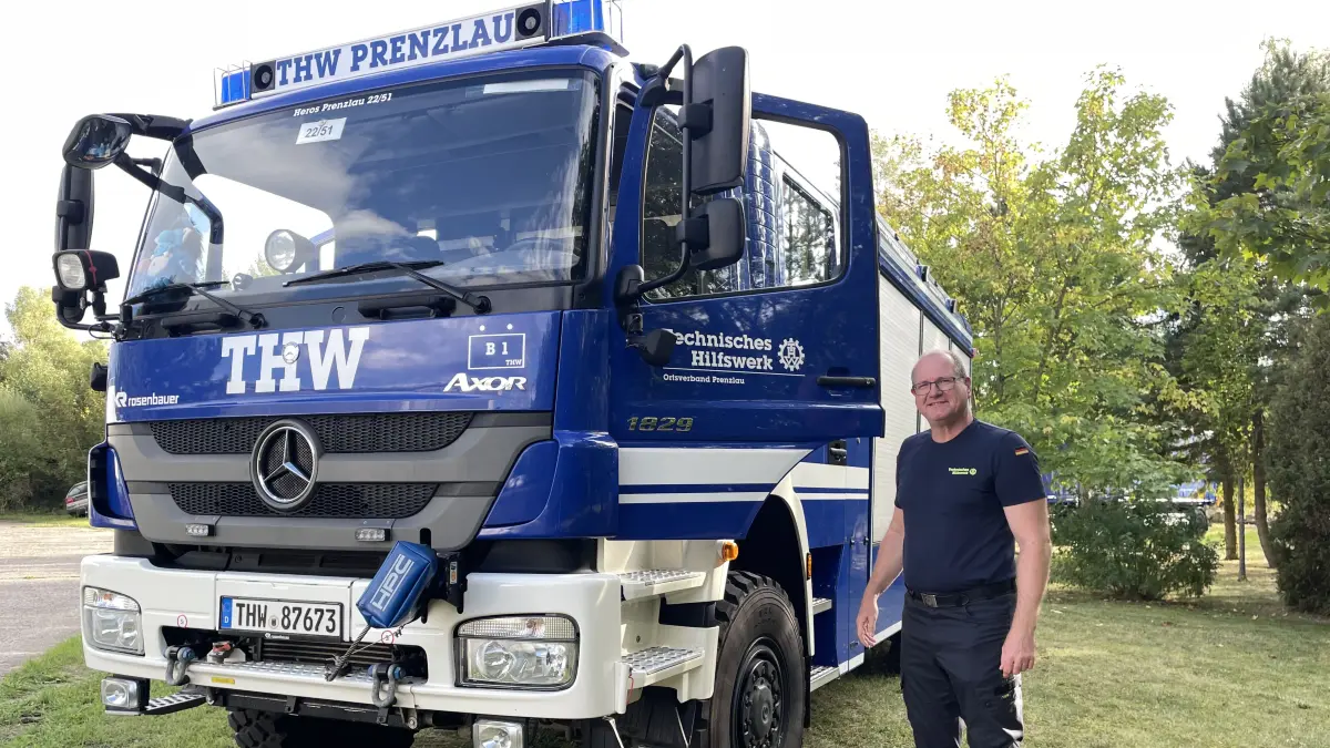 Dirk Wagner leitet den THW‑Ortsverband Uckermark in Prenzlau. Wie werden die Ehrenamtlichen alarmiert, und was sind spezielle Anforderungen in der weitläufigen Region?