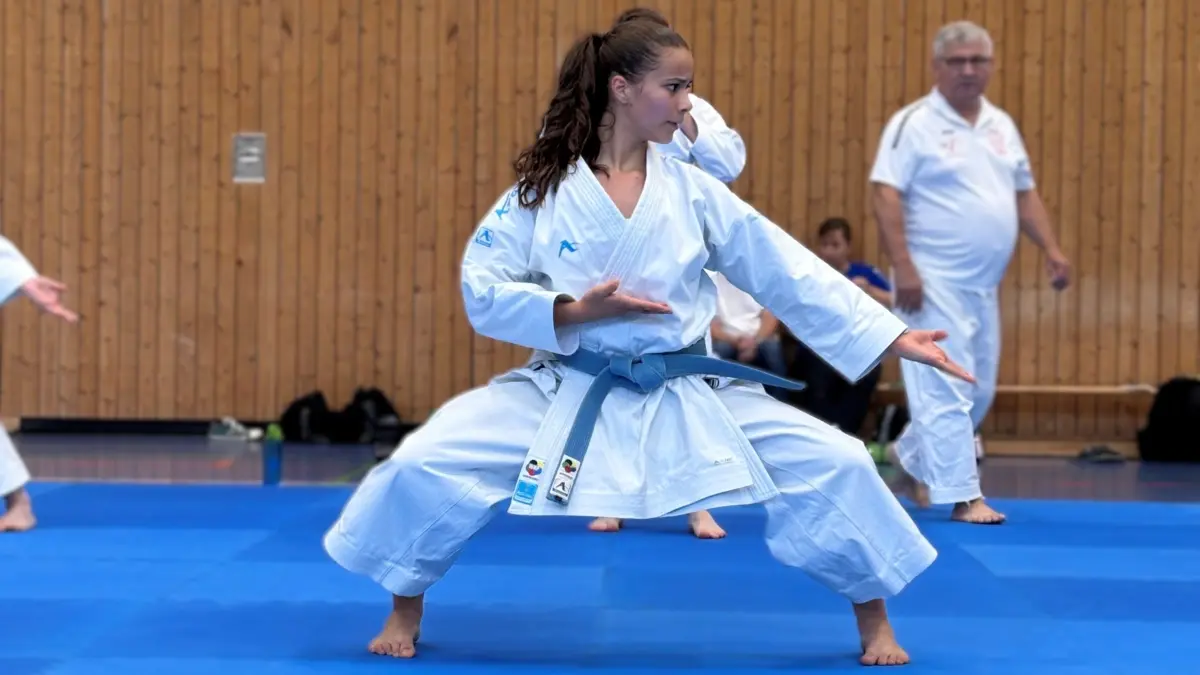 Daria Gruber, deutsche Vizemeisterin im Karate, aus Potsdam, mit 16 Jahren schon Schwarzer Gürtel, Bilder dürfen nur verwendet werden für die Geschichte im Journal der Märkischen Oderzeitung