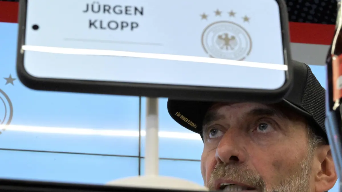 FBL-GER-EUR-NATIONS-KLOPP-PRESSER-SQUAD: Germany's National coach Juergen Klopp gestures as he addresses a press conference to announce his squad, on September 17, 2026 at the headquarters of DFB (German Football Federation) in Frankfurt, western Germany, ahead of the Nations league football matches. (Photo by Hannes P. Albert / AFP)