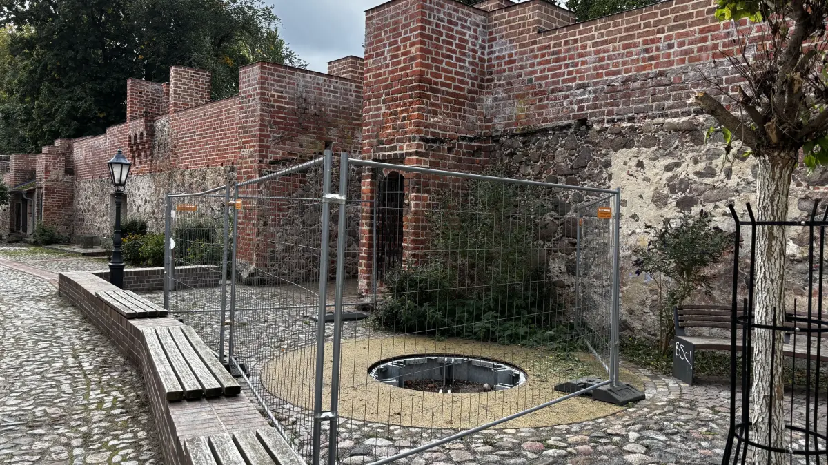 Unbekannte haben in dieser Woche das Trampolin an der Stadtmauer zerstört. Immer wieder gibt es zudem Einbrüche und Vandalismusschäden.