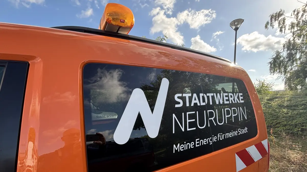 Die Stadtwerke warnen vor organisierten Banden, die Mieter und Hauseigentümer in Neuruppin mit zunehmender Aggressivität bedrängen.