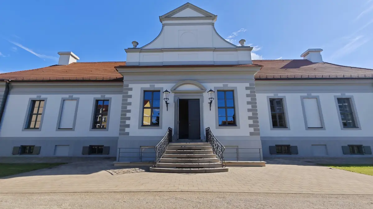 Auch das Jagdschloss Fürstenwalde findet sich auf dem Abstimmungszettel für das Bürgerbudget 2027 wieder. Bernd Norkeweit möchte dort ein Musikfestival veranstalten und hofft auf 15.000 Euro.