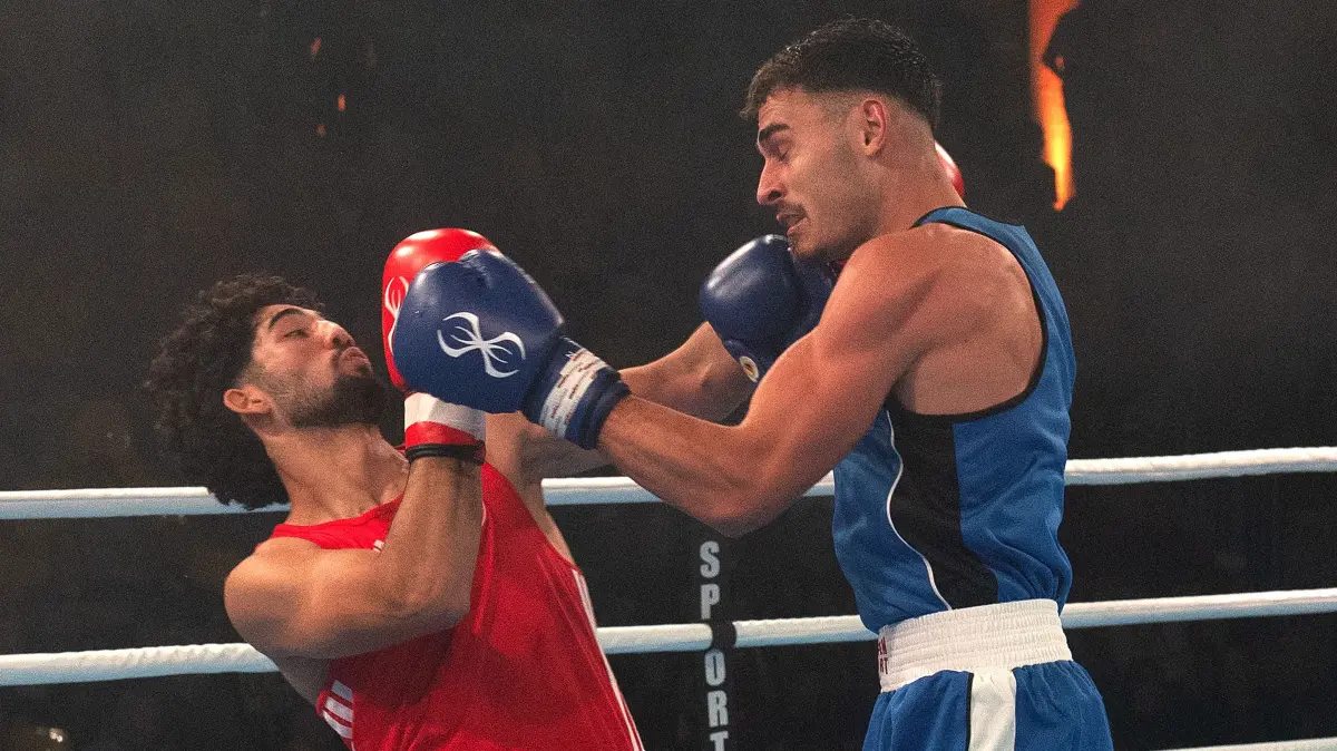 Jason Zeller (r.) vom Team Frankfurt (Oder) holte den entscheidenden Sieg gegen Azad Demir (l.) aus Frankfurt am Main. Was die knapp 1500 Besucher noch an der Fight Night in der Brandenburghalle begeisterte.