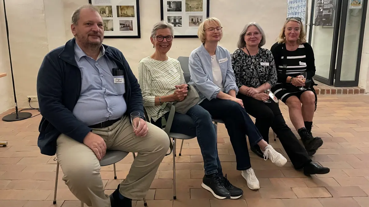 Zum Speeddating in Königs Wusterhausen kommen vier Frauen und nur ein Mann.