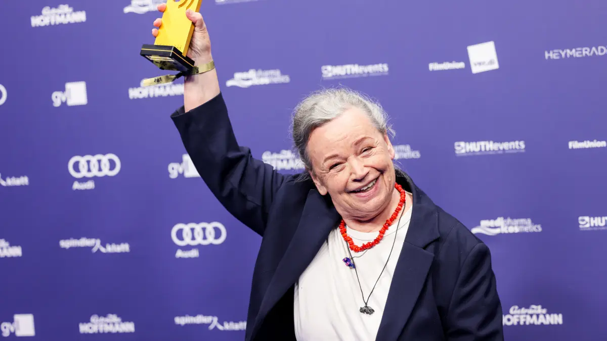 Schauspielerin Ursula Werner erhält den Deutschen Schauspielpreis in der Kategorie «Schauspielerin Episodische Rolle» im Spindler & Klatt. +++ dpa-Bildfunk +++