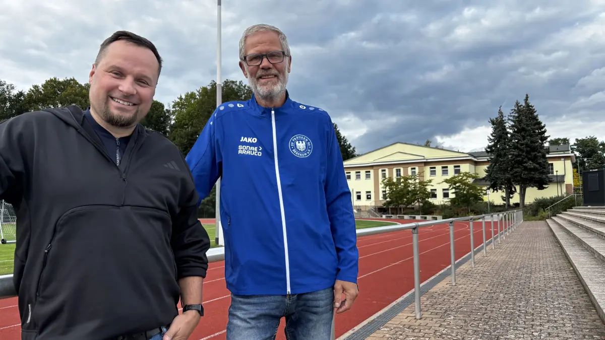 Geschäftsführer Martin Paetsch und Vereinsvorsitzender Karsten Krüger sind die Strategen für die Entwicklung von Preußen Beeskow. Bald jeder zehnte Bewohner der Stadt ist Mitglied im Verein.