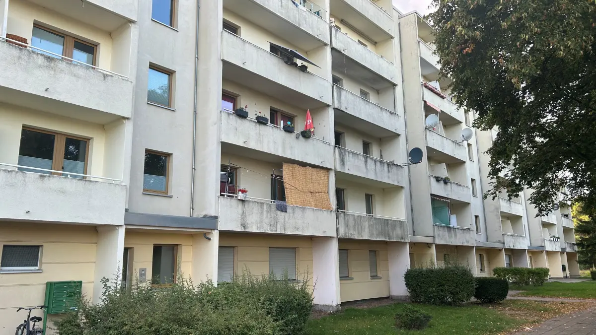 Der mutmaßliche IS‑Terrorist soll in der Wittstocker Straße im Brandenburgischen Viertel in Eberswalde gewohnt haben (23.9.2026). Das Bild zeigt einen der Blöcke, in dem der Verdächtige verhaftet worden ist.